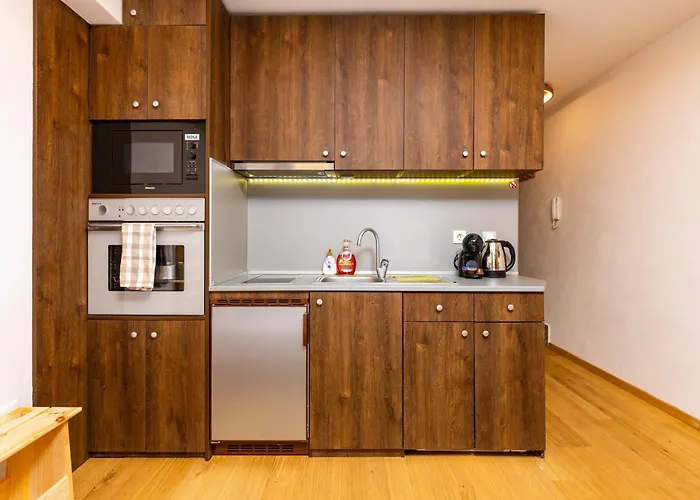 Апартамент The Crash Pad By Flat Mаnager